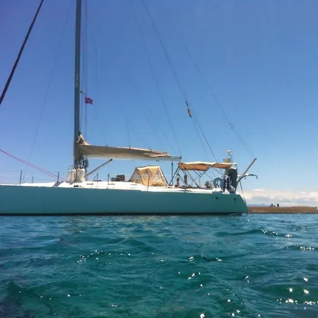 Botel Paraschos